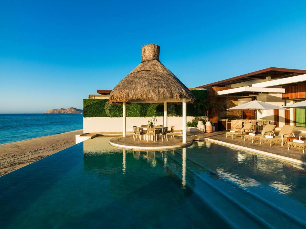 Ultra Exclusive Beachfront Villa Just Steps From The Sand With Butler Included San José del Cabo Esterno foto